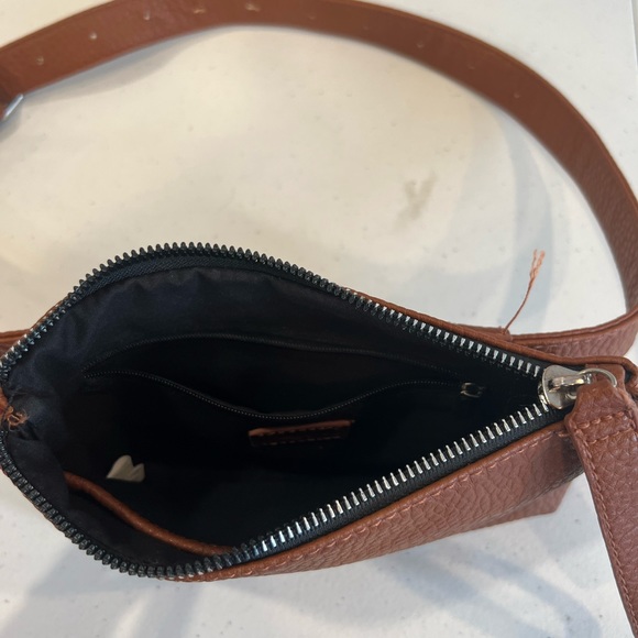 Synthetic leather fanny pack purse - Picture 2 of 3